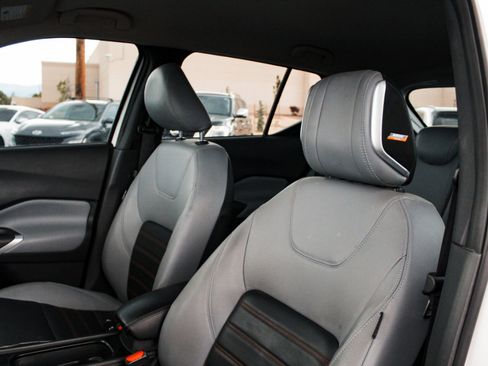 Used 2024 Nissan Kicks SR w/ SR Premium Package FWD image 10