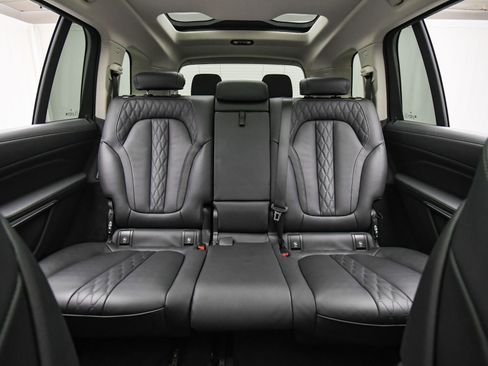 Used 2023 BMW X7 xDrive40i w/ Dynamic Handling Package image 21