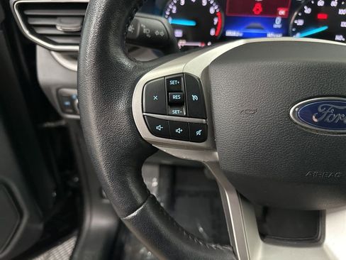 Used 2023 Ford Explorer XLT w/ Equipment Group 202A AWD/4WD image 15