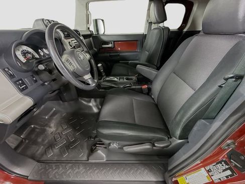 Used 2011 Toyota FJ Cruiser 4WD w/ Upgrade Pkg image 19