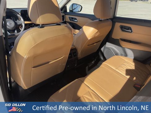 Used 2021 Nissan Rogue Platinum image 19