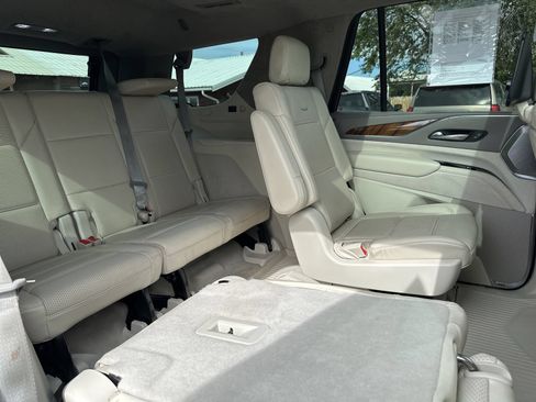 Used 2022 Cadillac Escalade Sport Platinum w/ LPO, Floor Liner Package AWD/4WD image 38