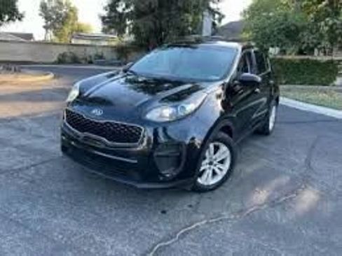 Used 2018 Kia Sportage LX image 1