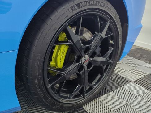 Used 2021 Chevrolet Corvette Stingray Premium Conv w/ Z51 Performance Package RWD image 32