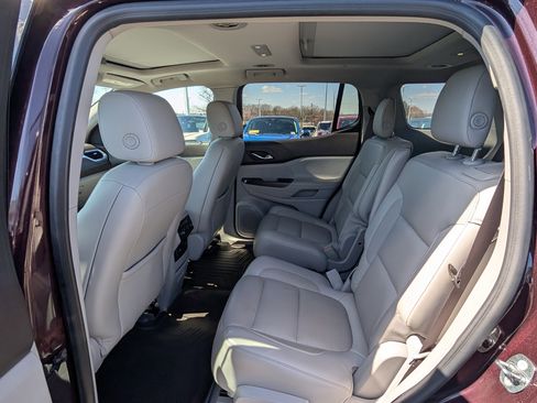 Used 2018 GMC Acadia SLT w/ LPO, Black Accent Package image 15