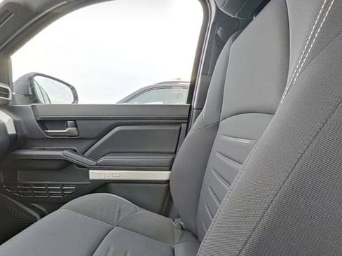 Used 2024 Toyota Tacoma TRD Off-Road image 24