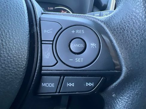 Used 2024 Toyota RAV4 XLE FWD image 25