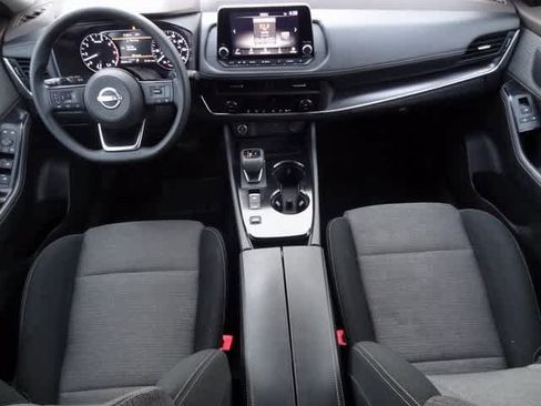 Used 2023 Nissan Rogue SV image 11