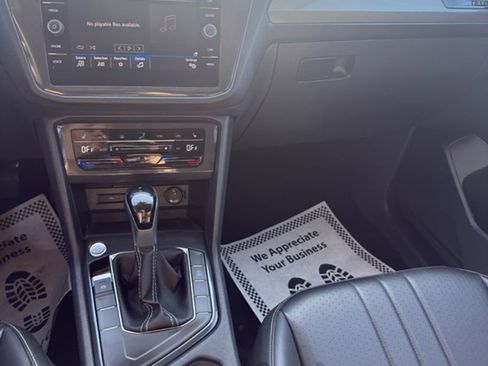 Used 2024 Volkswagen Tiguan SE image 37