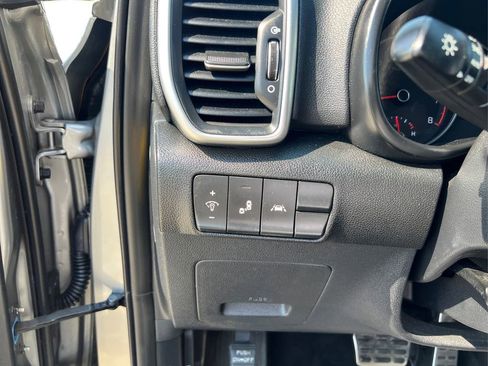 Used 2022 Kia Sportage Nightfall Edition image 19