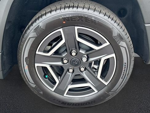 New 2026 Jeep Cherokee Laredo AWD/4WD image 19