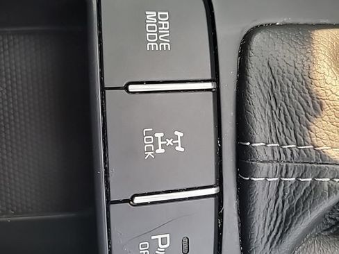 Used 2017 Kia Sorento AWD w/ LX Convenience Package image 17