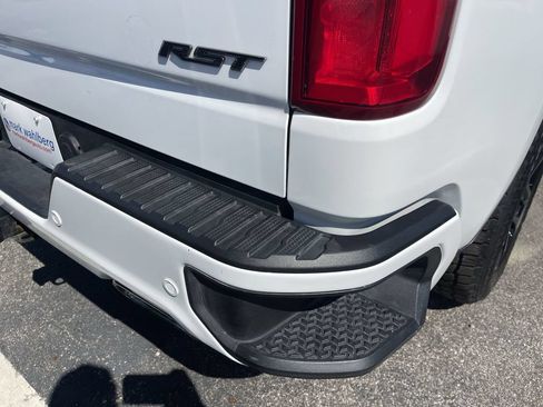 Used 2022 Chevrolet Silverado 1500 RST AWD/4WD image 8