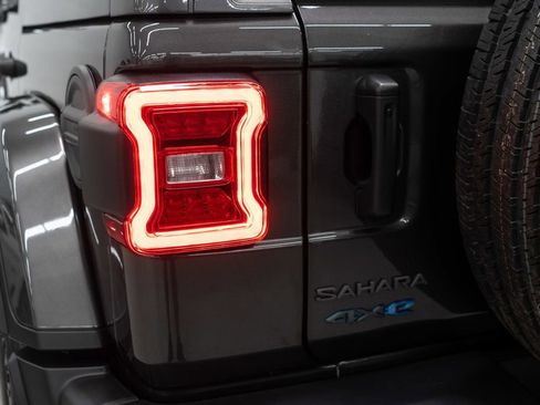 Used 2025 Jeep Wrangler Unlimited Sahara AWD/4WD image 37