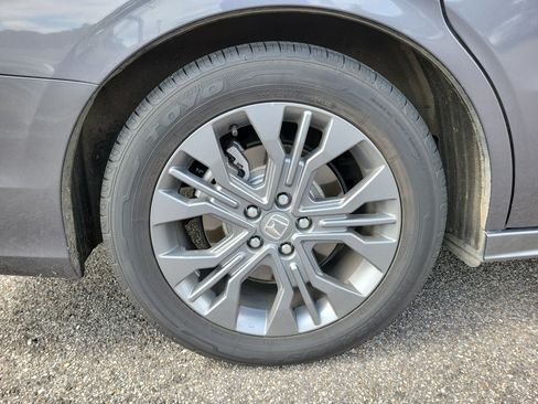 Used 2025 Honda Odyssey Touring image 32