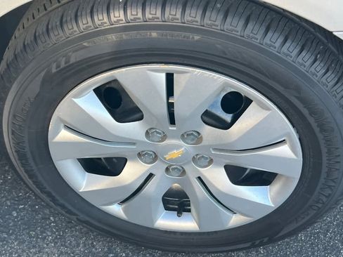 Used 2016 Chevrolet Cruze LS image 17