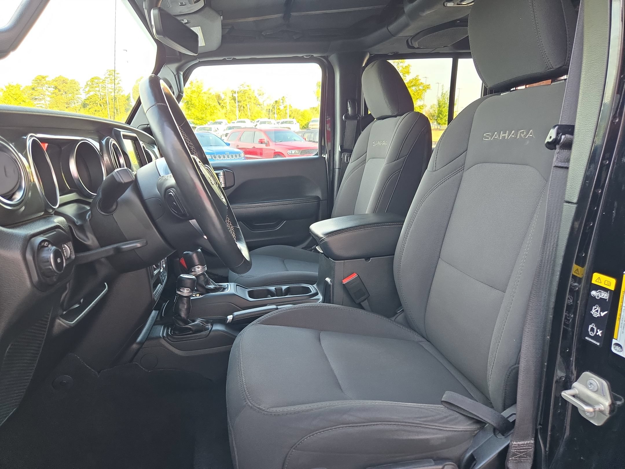 Used 2023 Jeep Wrangler Unlimited Sahara w/ Cold Weather Group AWD/4WD image 24