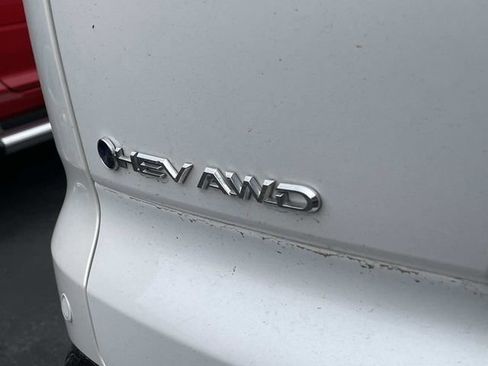 Used 2025 Toyota Crown Signia Limited w/ Advanced Technology Package image 11