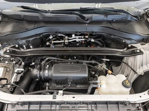 Used 2023 Ford Explorer Limited AWD/4WD image 3