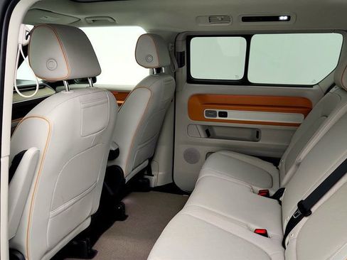 Used 2025 Volkswagen ID. Buzz 1st Edition image 25