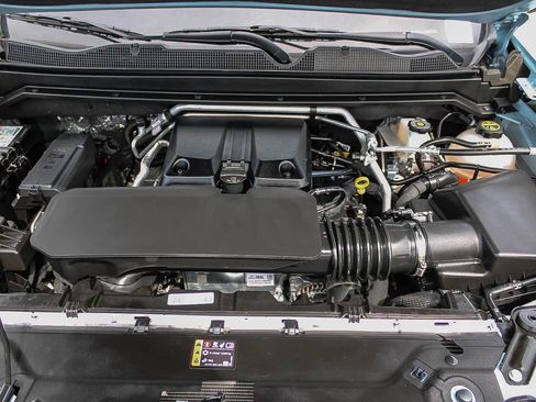 Used 2025 Chevrolet Colorado LT w/ LT Convenience Package image 26