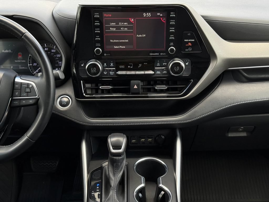 Used 2021 Toyota Highlander XLE FWD image 23