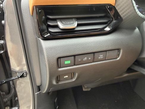 Used 2021 Nissan Sentra SV w/ SV Premium Package FWD image 14