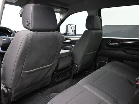 Used 2024 Chevrolet Silverado 2500 LT w/ Z71 Off-Road Package image 15