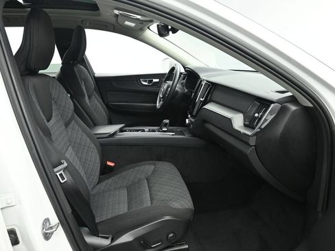 Used 2023 Volvo XC60 B5 Core AWD/4WD image 21