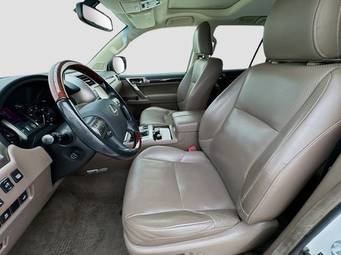 Used 2018 Lexus GX 460 Luxury w/ Preferred Accessory Package image 13