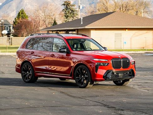 Certified 2025 BMW X7 M60i image 3