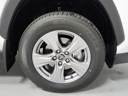 Used 2025 Toyota RAV4 XLE w/ Weather Package AWD/4WD image 5