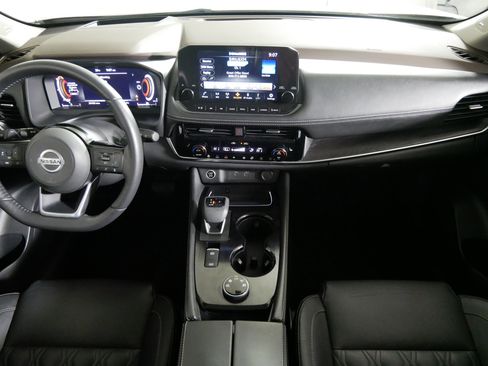 Used 2021 Nissan Rogue Platinum AWD/4WD image 10