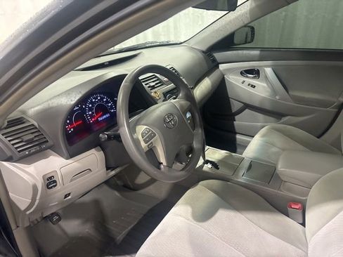 Used 2011 Toyota Camry LE FWD image 16