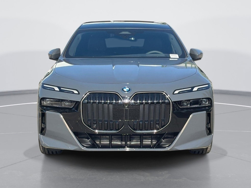 Used 2026 BMW i7 eDrive50 w/ M Sport Package RWD image 2