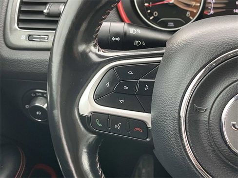 Used 2018 Jeep Compass Trailhawk image 19