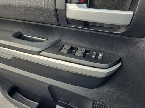 Used 2018 Toyota Tundra SR5 image 12