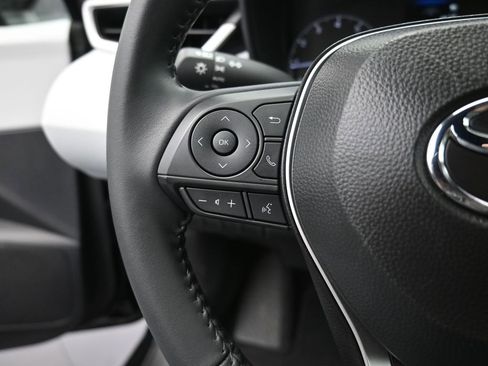 Used 2025 Toyota Corolla SE image 6