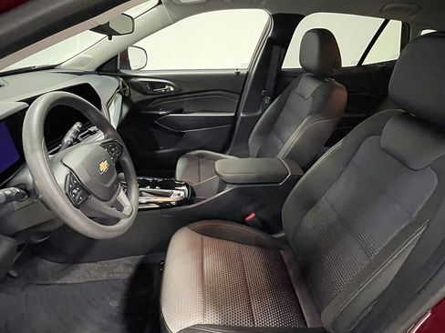 Used 2024 Chevrolet Trax LT image 3