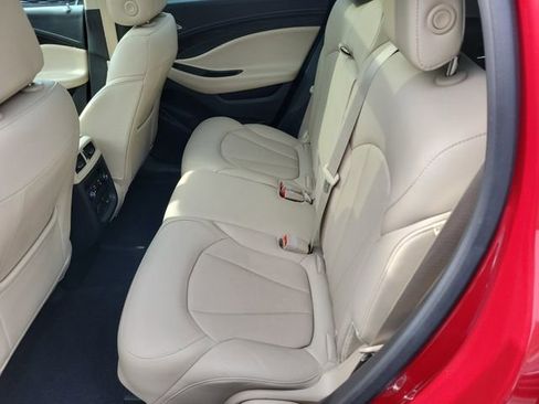 Used 2019 Buick Envision Essence AWD/4WD image 9