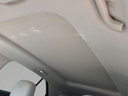 Used 2023 Buick Envision Avenir FWD image 16