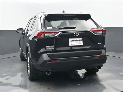 Used 2025 Toyota RAV4 XLE w/ Convenience Package image 19