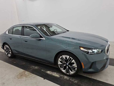Used 2026 BMW 540i xDrive AWD/4WD image 3
