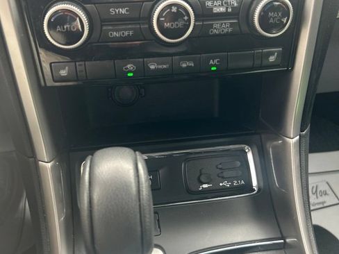 Used 2022 Subaru Ascent Premium w/ Convenience Package AWD/4WD image 22