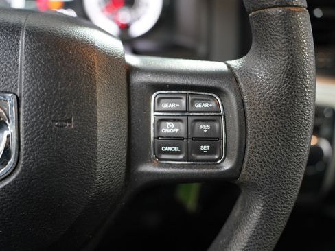 Used 2018 RAM 1500 Classic SLT image 15