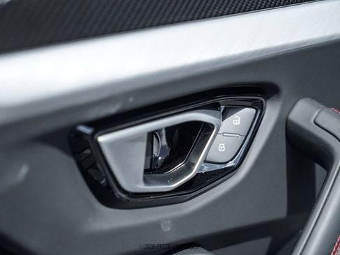 Used 2024 Lamborghini Urus S AWD/4WD image 25