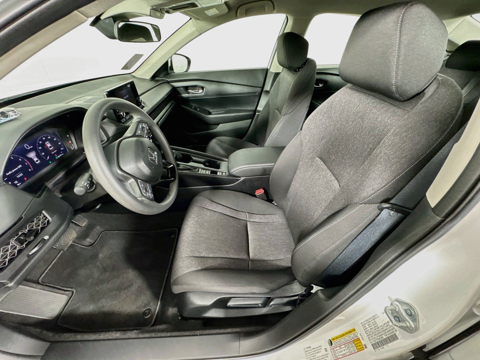 Certified 2025 Honda Accord LX image 22