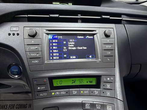 Used 2014 Toyota Prius Two image 19