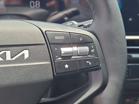 New 2026 Kia Sportage LX FWD image 30