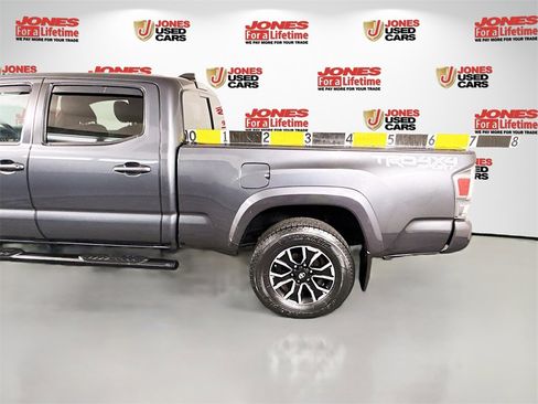 Certified 2020 Toyota Tacoma TRD Sport image 28